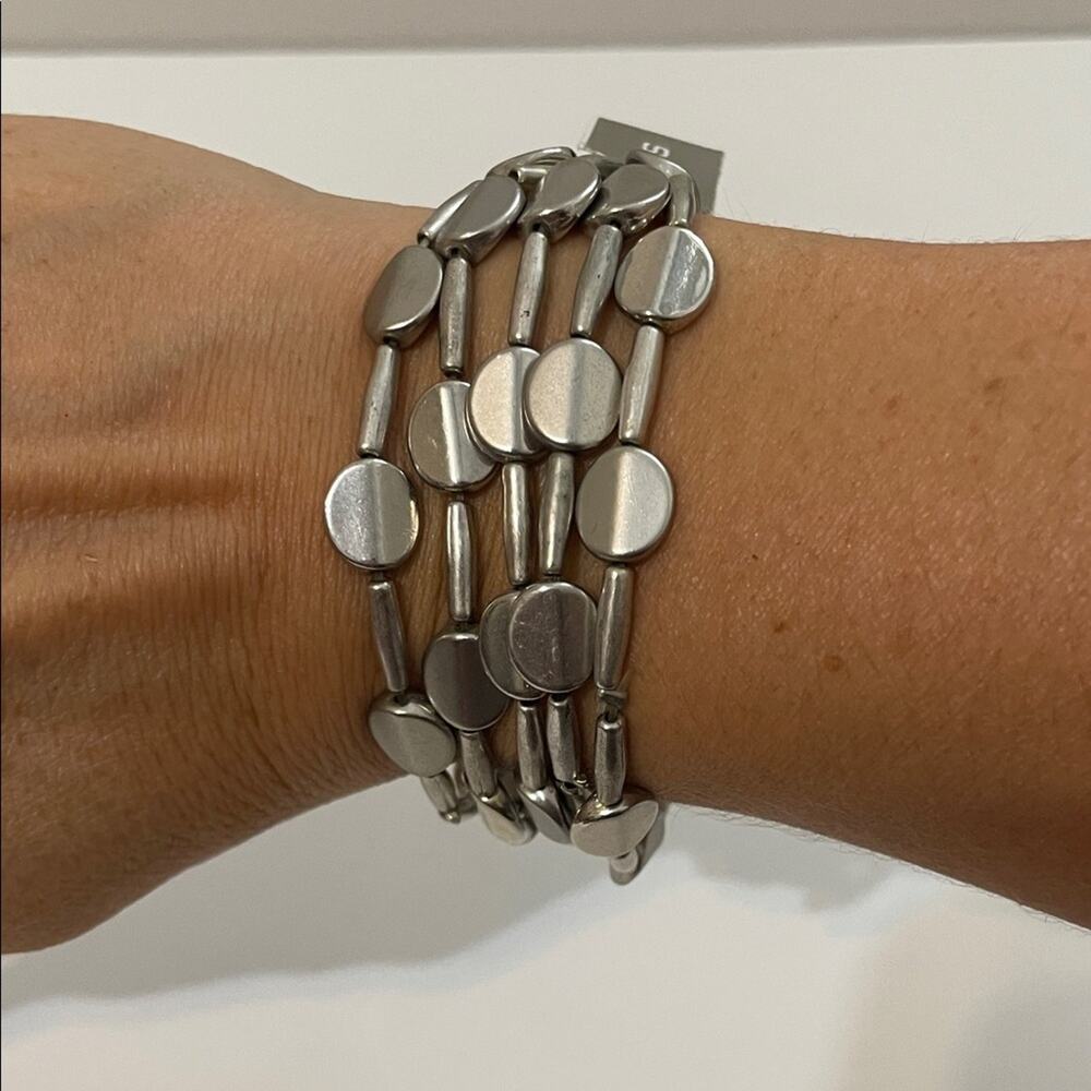 Chico’s Women’s Silver Tone Layered Stretch Bracelet Set Stack NWT